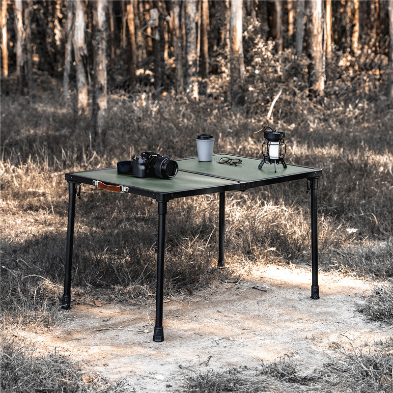 Outdoor Furniture Plus - 屋外キャンプ用大型テーブル ポータブルで安定した家具 アルミ製オーバーランド折りたたみテーブル ファミリーグランピング ピクニック バーベキュー用