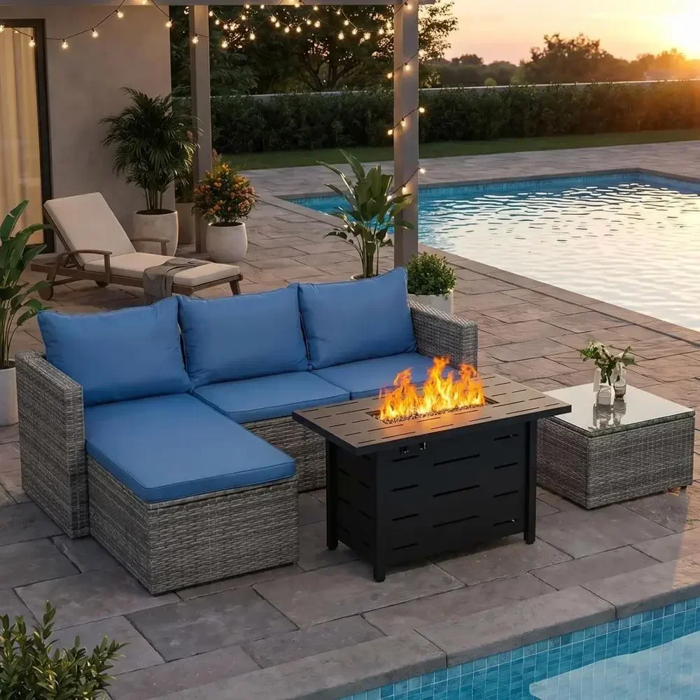 Outdoor Furniture Set With Fire Pit - 4ピース屋外用籐製パティオ家具セット、43インチプロパンファイヤーピット、裏庭、プールサイド、庭園用ブルークッション付き